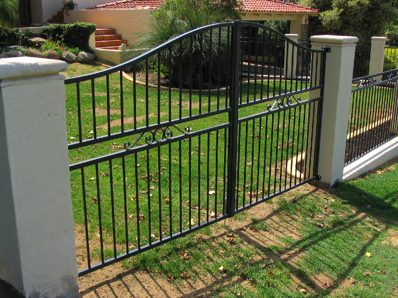 Tubular coloured swing gate by Craftsman Fencing