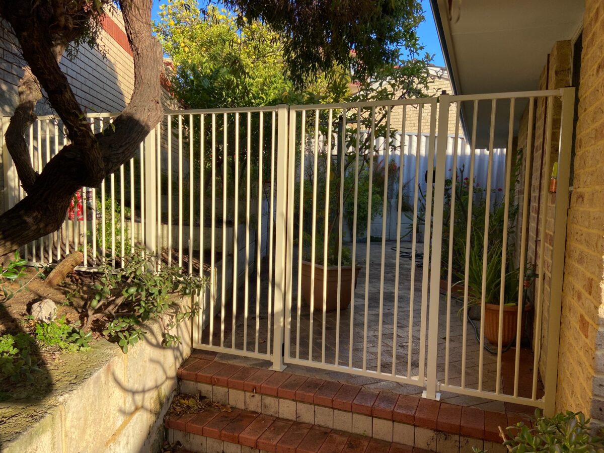 Aluminium Tube Fencing & Gate Installation in Duncraig