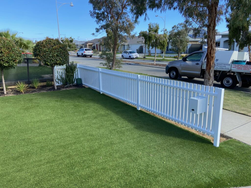 Flat Top Picket Fence Installation in Banksia Grove