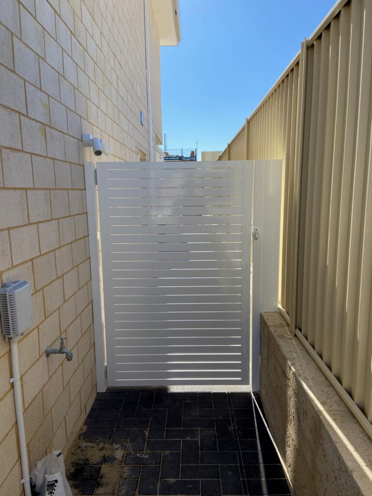 Sleek Aluminium Slat Gate in Burns Beach